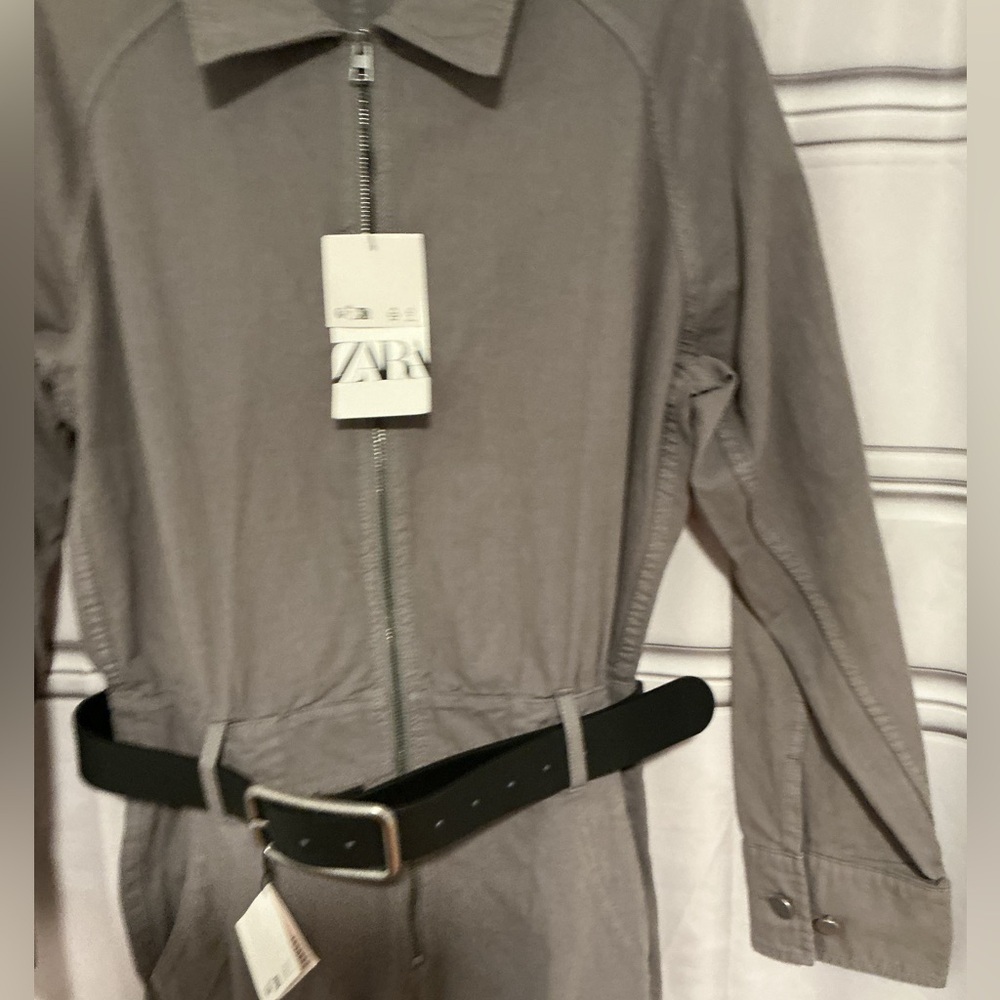 NWT ZARA ZARA LONG BELTED JUMPSUIT
COLLECTION SIZE L
🚨PRICE FIRM NO DISCOUNT - Picture 4 of 13